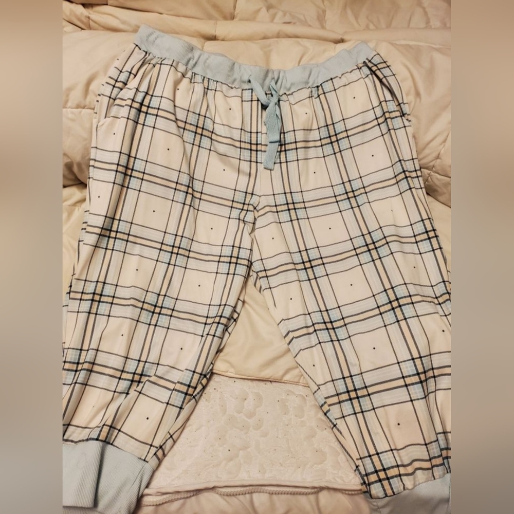 Pyjama pants